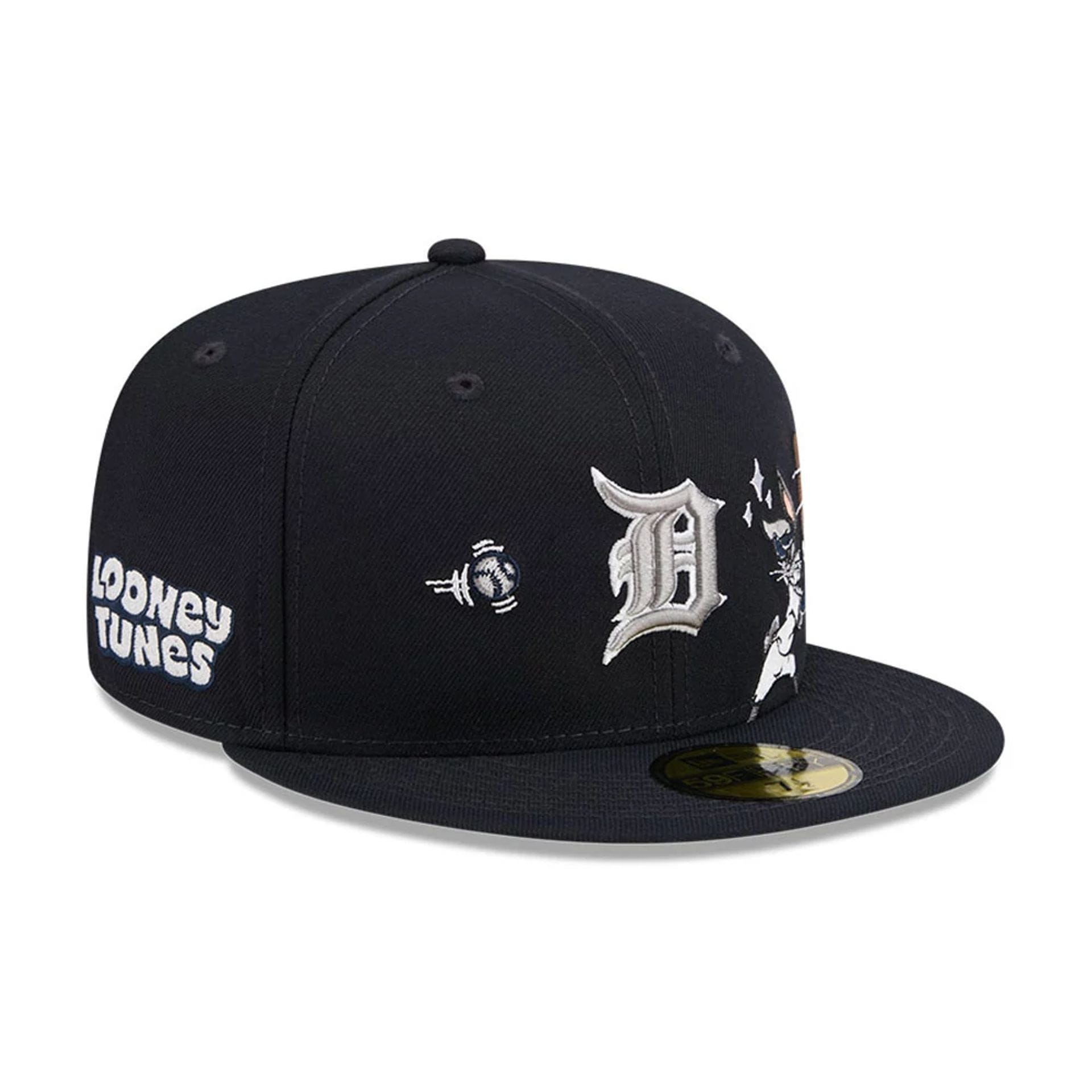 Pictured is this MLB X Looney Tunes Bugs Bunny Detroit Tigers 59FIFTY Fitted cap in navy. 1