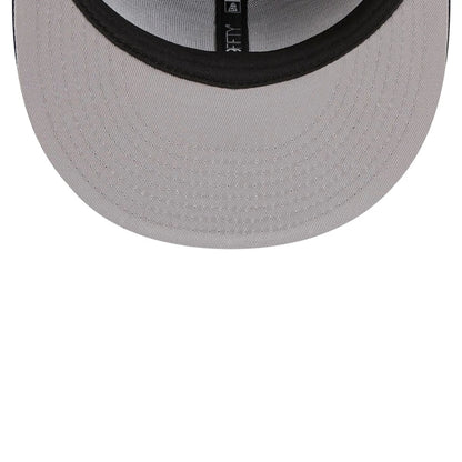 Pictured is this MLB X Looney Tunes Bugs Bunny Detroit Tigers 59FIFTY Fitted cap in navy. 2