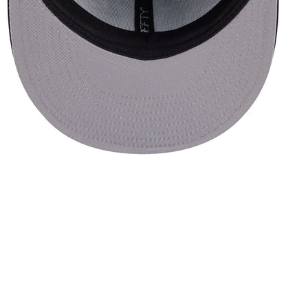 Pictured is this MLB X Looney Tunes Bugs Bunny New York Yankees 59FIFTY Fitted cap in navy. 2