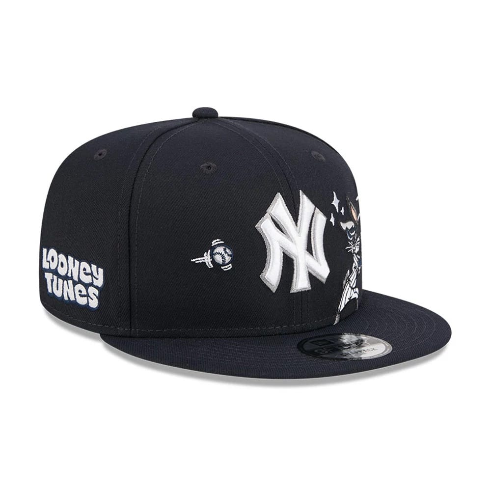 Pictured is this MLB X Looney Tunes Bugs Bunny New York Yankees 9FIFTY Snapback Adjustable cap in navy. 4