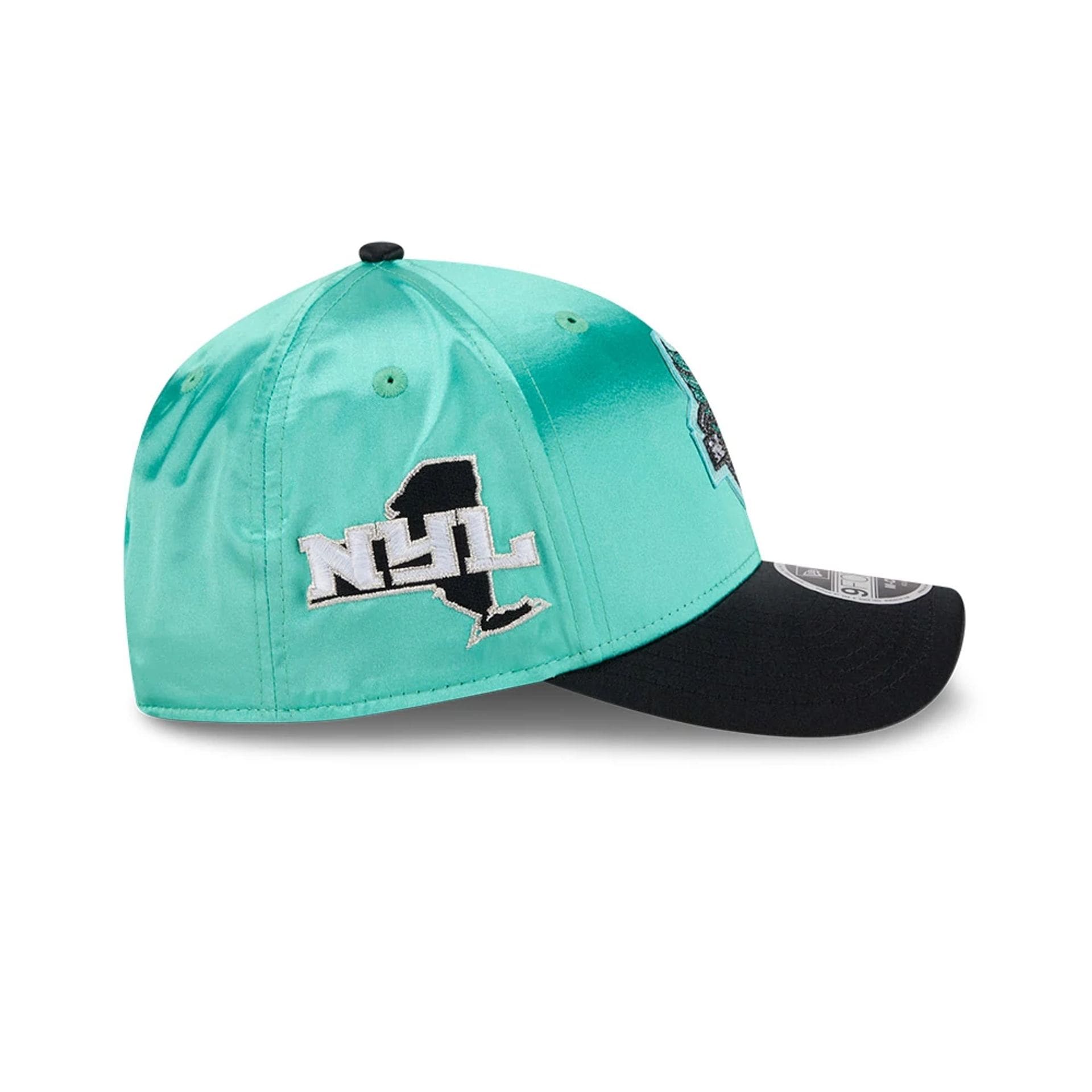 Pictured is this WNBA Draft 2026 New York Liberty 9FORTY M-Crown cap in black. 5