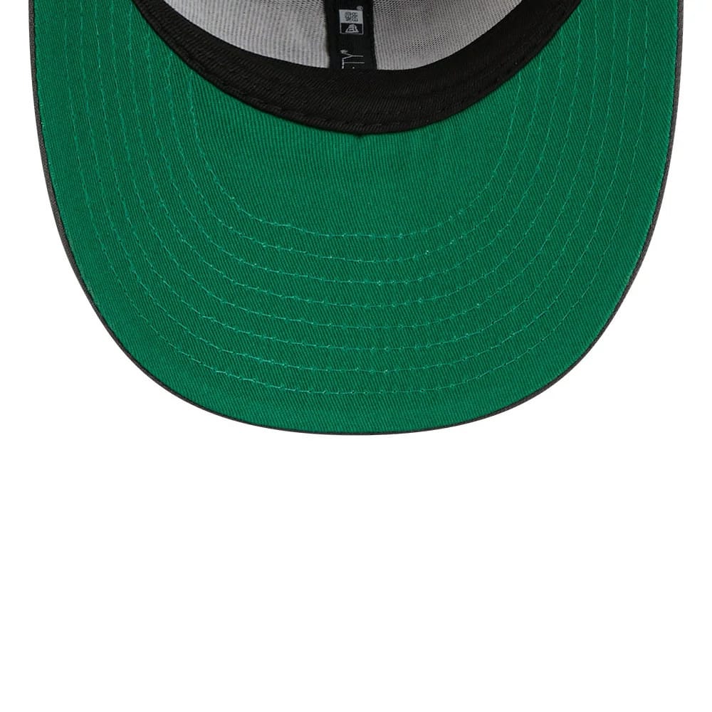 Pictured is this NHL Stanley Cup Champions LA Kings 59FIFTY Fitted cap in dark grey. 2