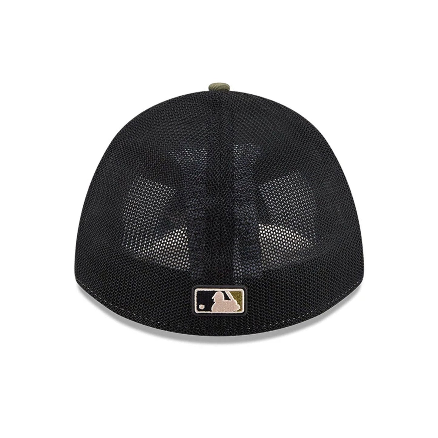 Pictured is this MLB Armed Forces Day 2026 New York Yankees 39THIRTY M-Crown Stretch Fit cap in green. 6