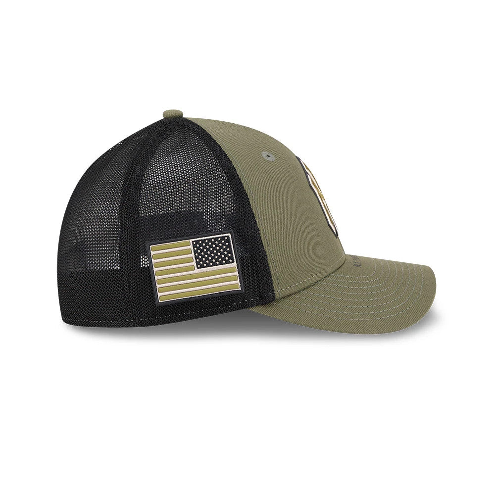 Pictured is this MLB Armed Forces Day 2026 New York Yankees 39THIRTY M-Crown Stretch Fit cap in green. 4