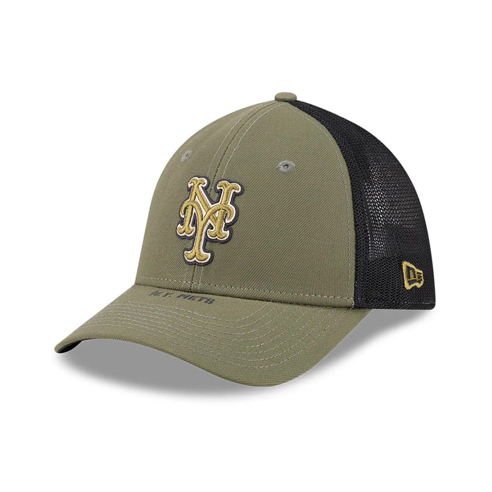 Pictured is this MLB Armed Forces Day 2026 New York Mets 39THIRTY M-Crown Stretch Fit cap in green. 3