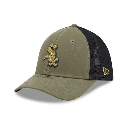 Pictured is this MLB Armed Forces Day 2026 Chicago White Sox 39THIRTY M-Crown Stretch Fit cap in green. 3
