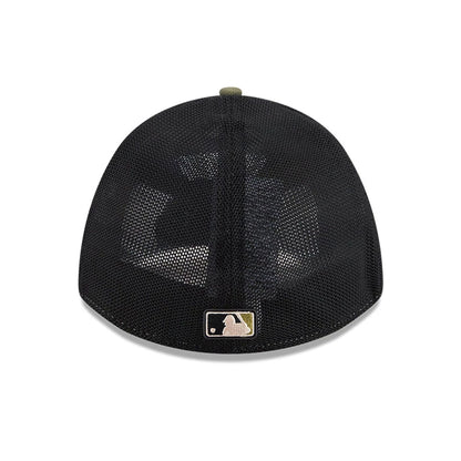 Pictured is this MLB Armed Forces Day 2026 Atlanta Braves 39THIRTY M-Crown Stretch Fit cap in green. 6