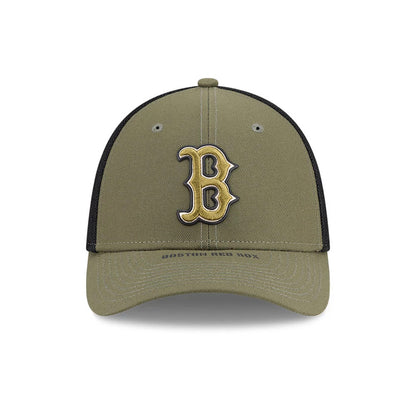 Pictured is this MLB Armed Forces Day 2026 Boston Red Sox 39THIRTY M-Crown Stretch Fit cap in green. 2