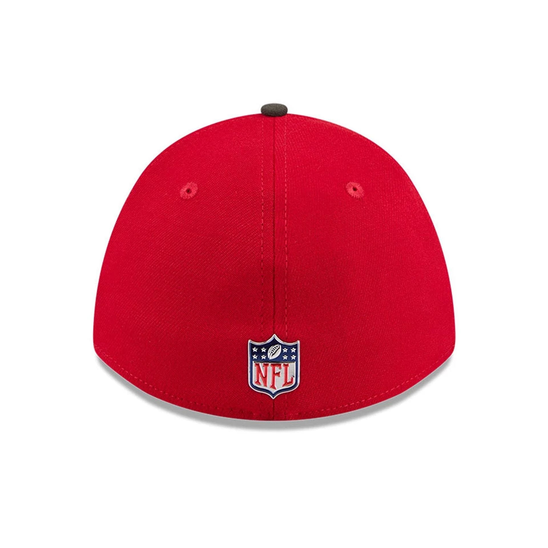 Pictured is this NFL Draft 2026 Tampa Bay Buccaneers 39THIRTY M-Crown Stretch Fit cap in red. 7