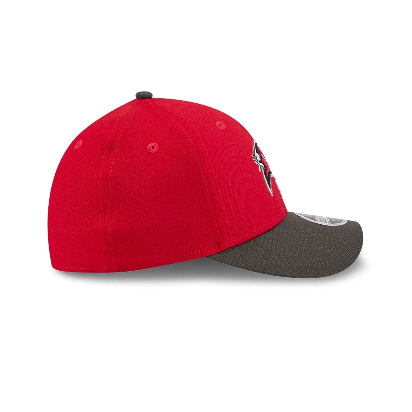 Pictured is this NFL Draft 2026 Tampa Bay Buccaneers 39THIRTY M-Crown Stretch Fit cap in red. 6