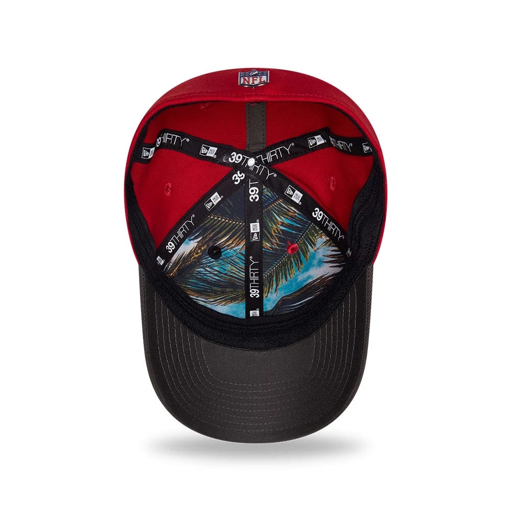 Pictured is this NFL Draft 2026 Tampa Bay Buccaneers 39THIRTY M-Crown Stretch Fit cap in red. 2