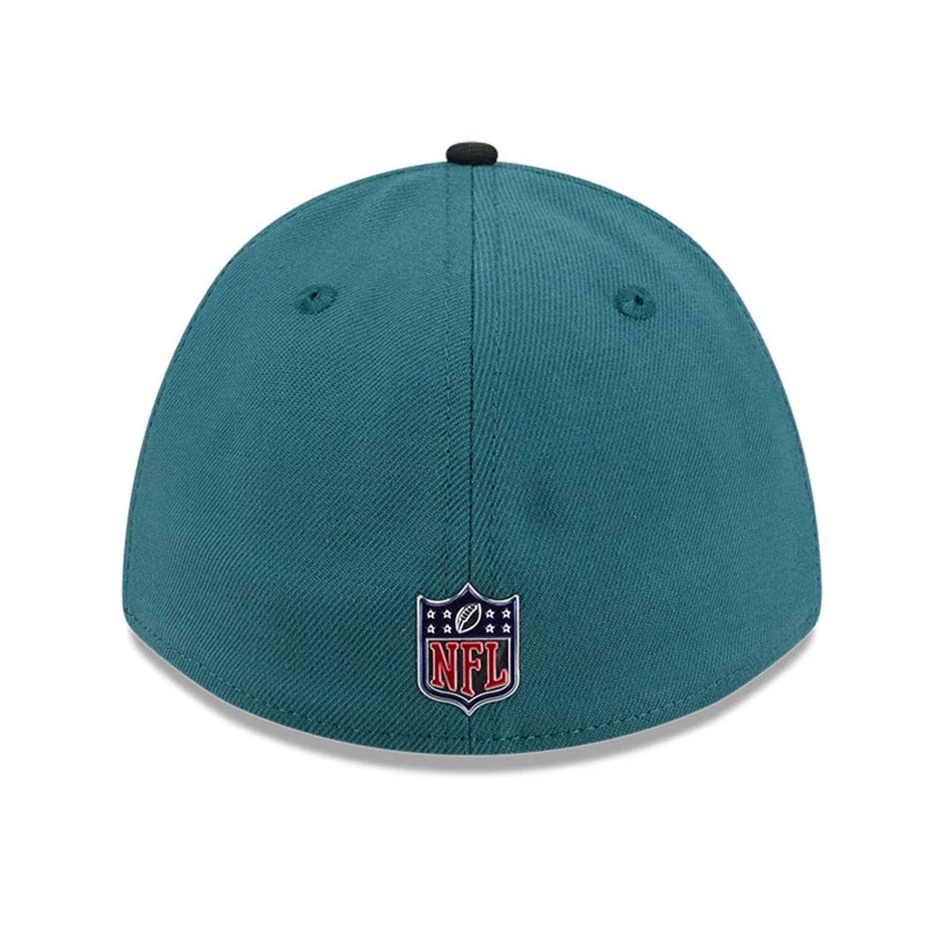 Pictured is this NFL Draft 2026 Philadelphia Eagles 39THIRTY M-Crown Stretch Fit cap in dark green. 5
