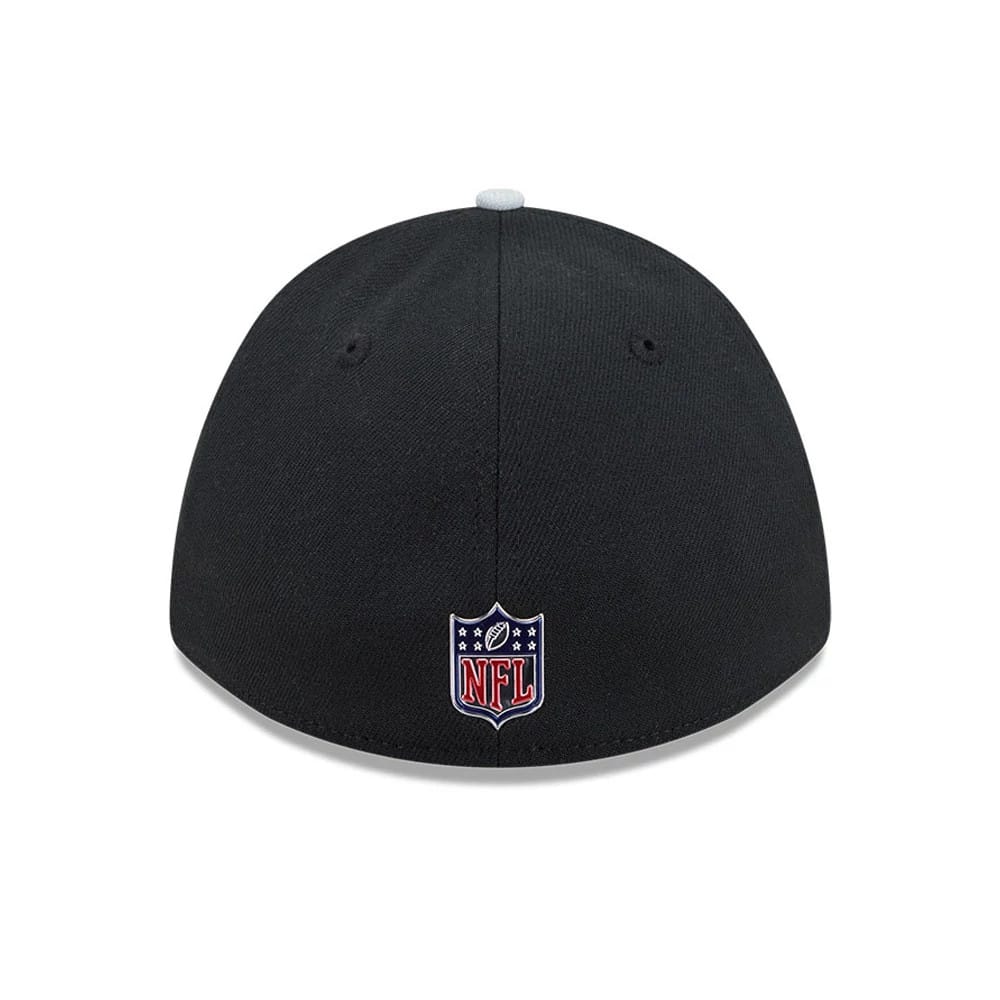 Pictured is this NFL Draft 2026 Las Vegas Raiders 39THIRTY M-Crown Stretch Fit cap in black. 5
