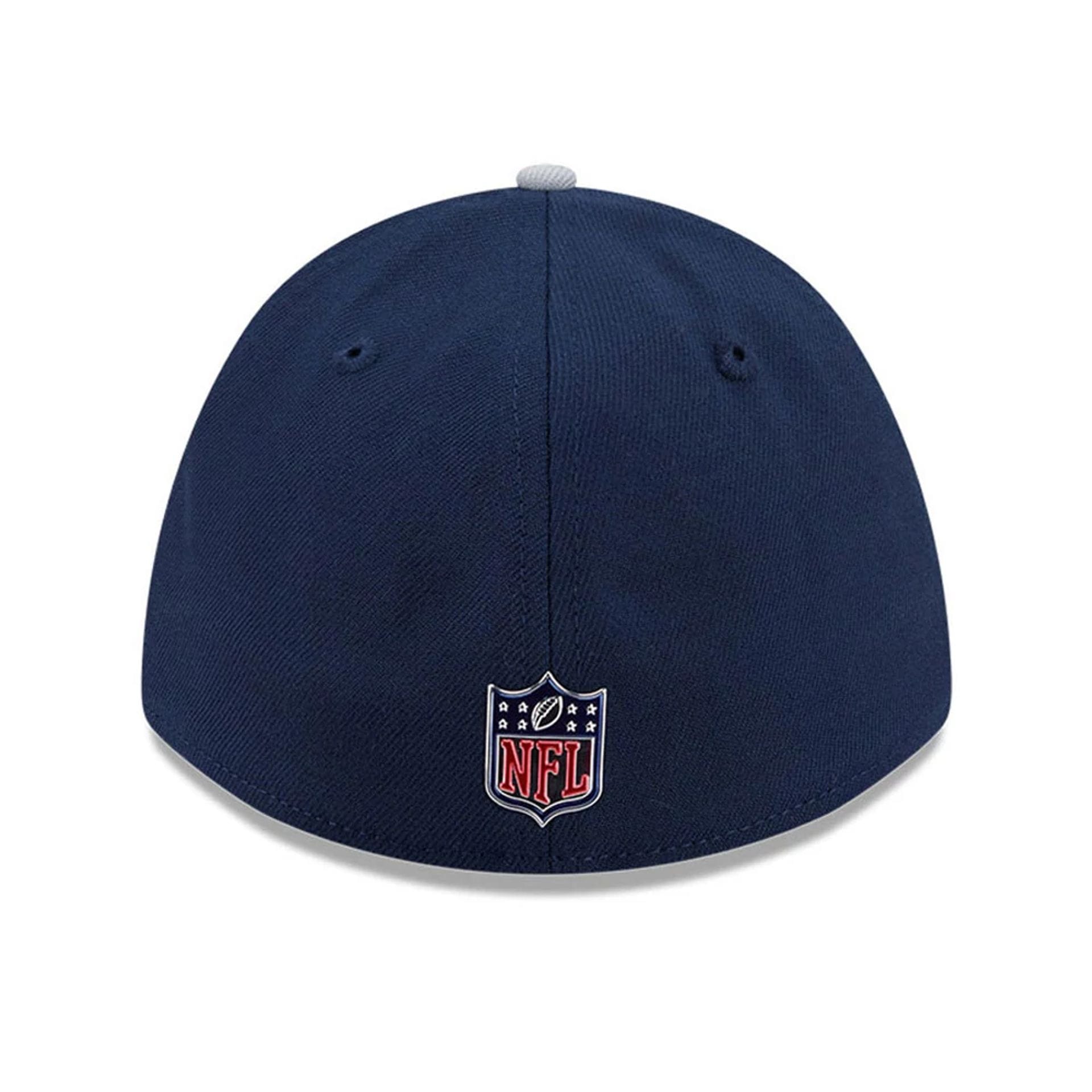 Pictured is this NFL Draft 2026 Dallas Cowboys 39THIRTY M-Crown Stretch Fit cap in dark blue. 5