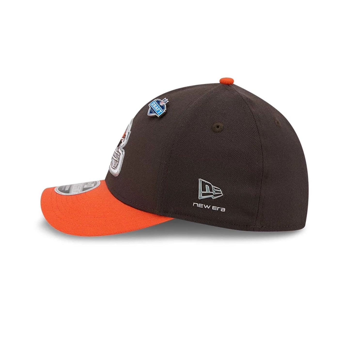 Pictured is this NFL Draft 2026 Cleveland Browns 39THIRTY M-Crown Stretch Fit cap in dark brown. 6