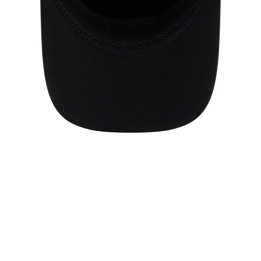Pictured is this NHL Quickstrike LA Kings 9FORTY Apex cap in black. 7