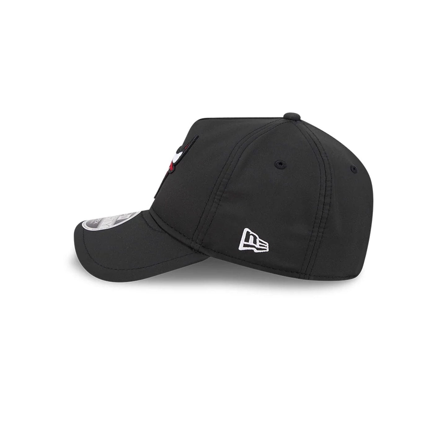 Pictured is this NBA Quickstrike Chicago Bulls 9FORTY Apex cap in black. 4