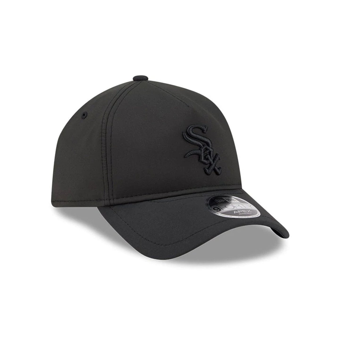 Pictured is this MLB Quickstrike Chicago White Sox 9FORTY Apex cap in black. 3