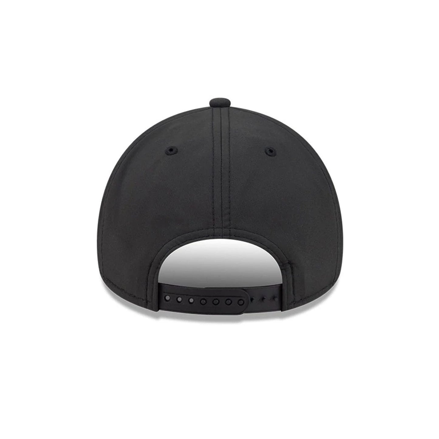 Pictured is this MLB Quickstrike Chicago White Sox 9FORTY Apex cap in black. 4