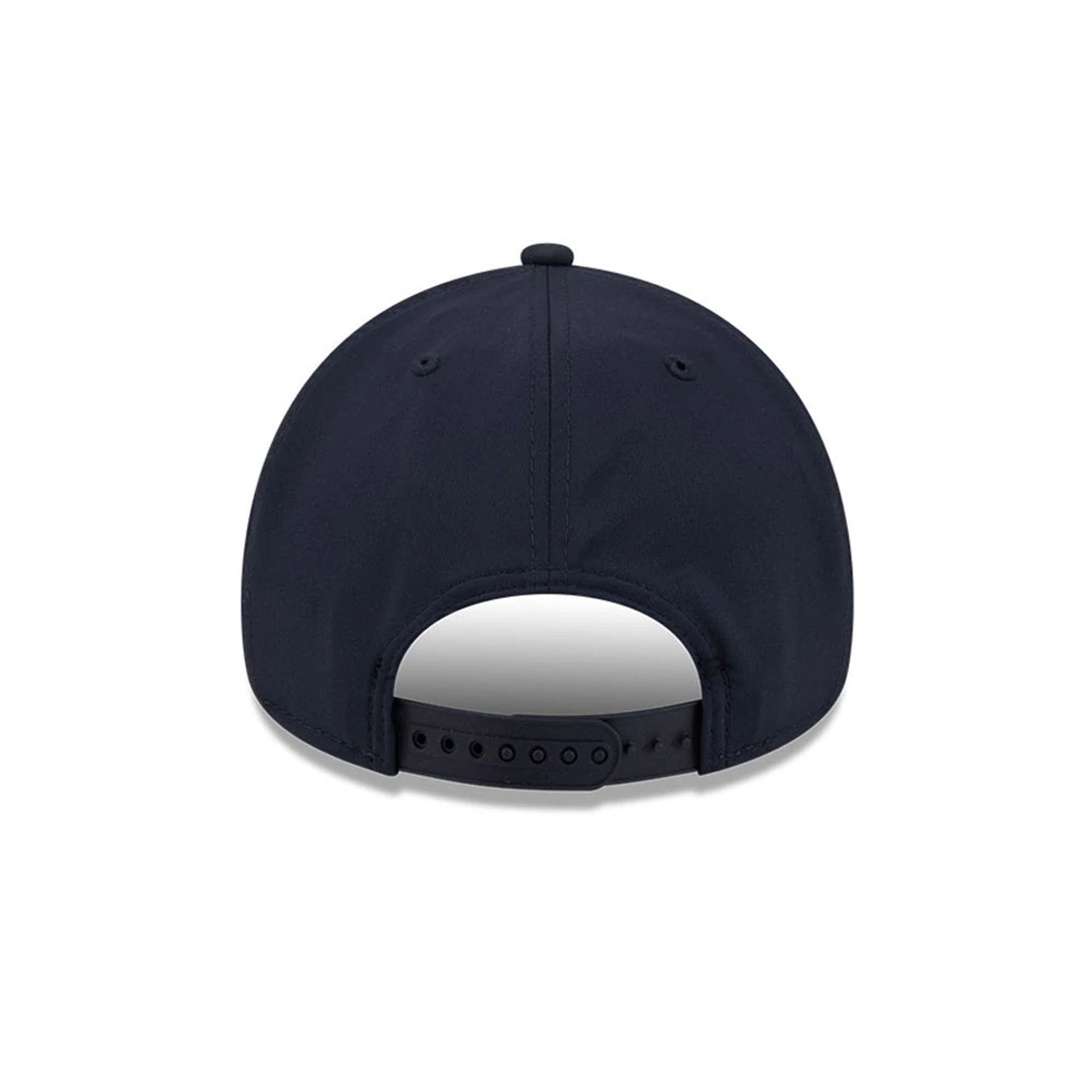 Pictured is this MLB Quickstrike Detroit Tigers 9FORTY Apex cap in navy. 4