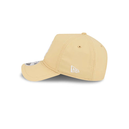 Pictured is this MLB Quickstrike Chicago White Sox 9FORTY Apex cap in white. 5