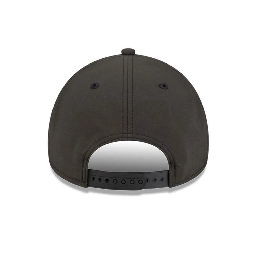 Pictured is this NBA Quickstrike Chicago Bulls 9FORTY Apex cap in black on black. 4