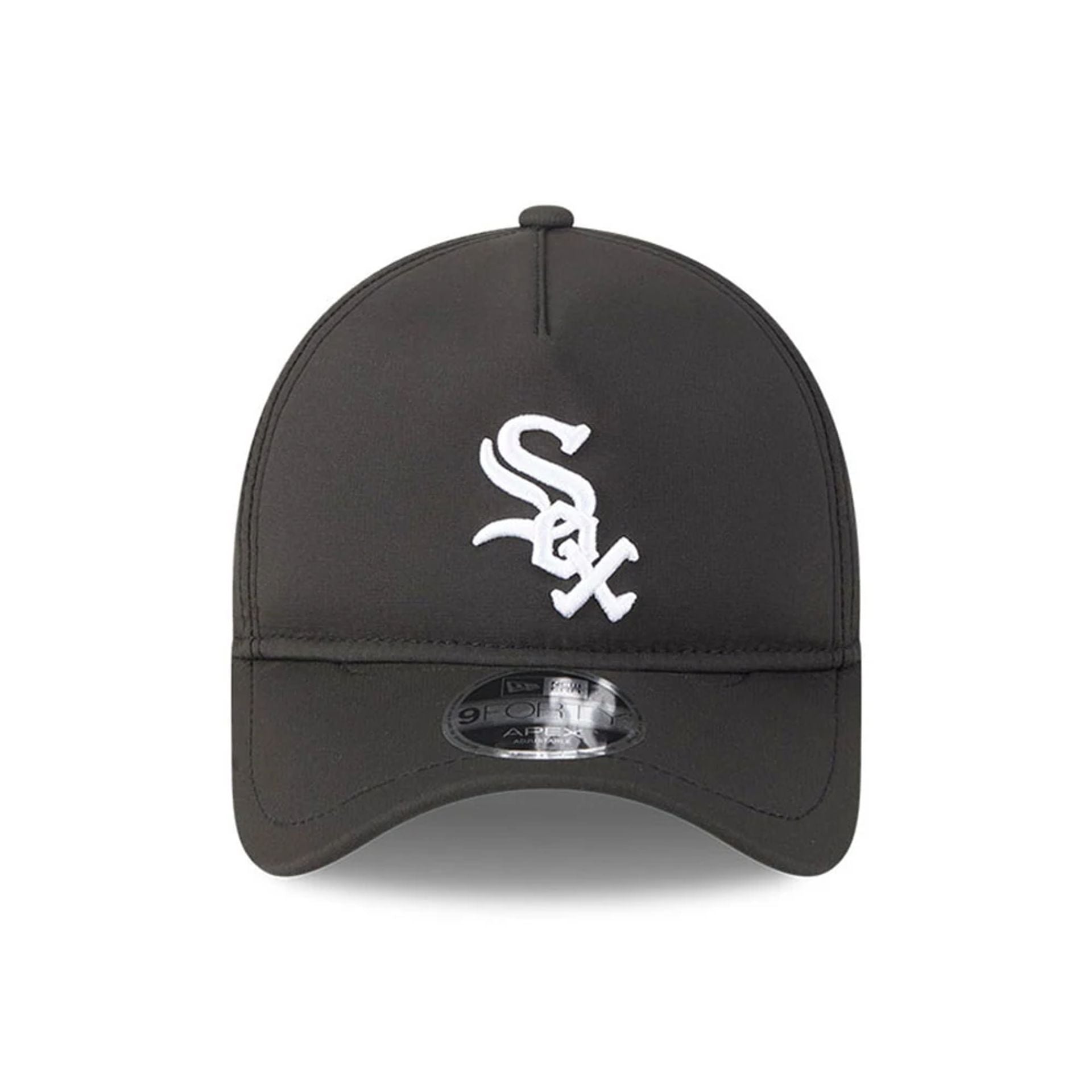 Pictured is this MLB Quickstrike Chicago White Sox 9FORTY Apex cap in black. 2