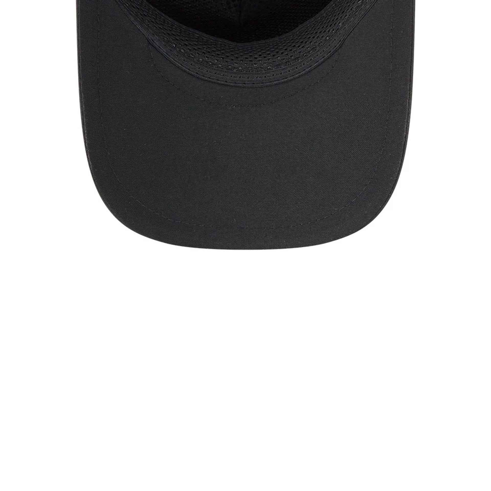 Pictured is this MLB Quickstrike Chicago White Sox 9FORTY Apex cap in black. 7