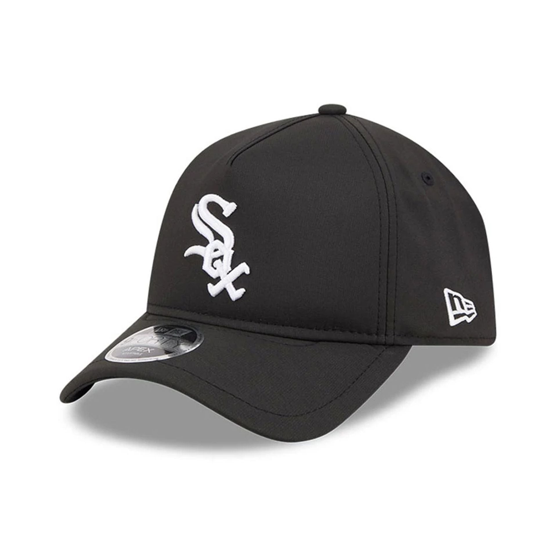 Pictured is this MLB Quickstrike Chicago White Sox 9FORTY Apex cap in black. 1
