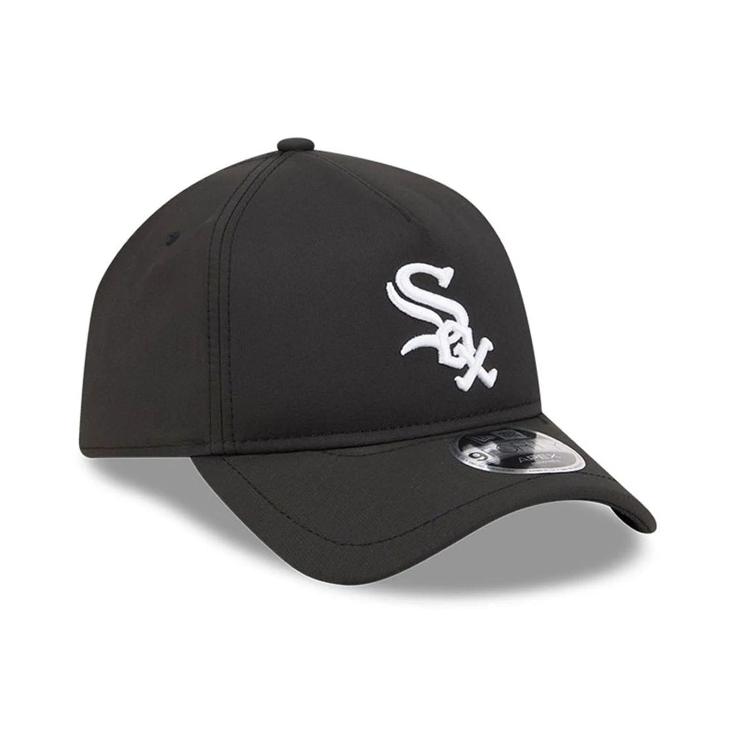 Pictured is this MLB Quickstrike Chicago White Sox 9FORTY Apex cap in black. 3
