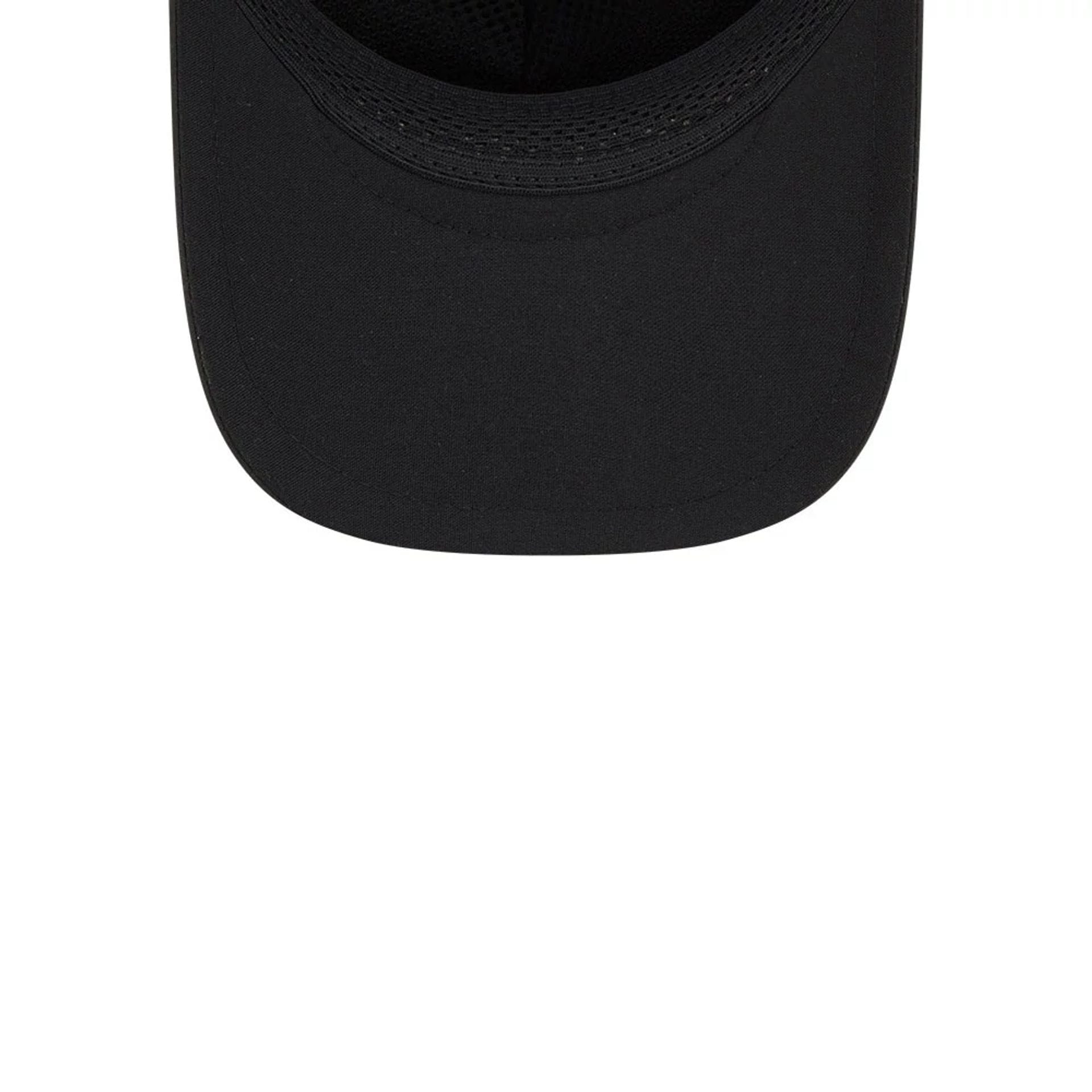 Pictured is this MLB Quickstrike Chicago White Sox 9FORTY Apex cap in black. 7