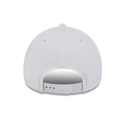 Pictured is this MLB Quickstrike New York Yankees 9FORTY Apex cap in white. 5