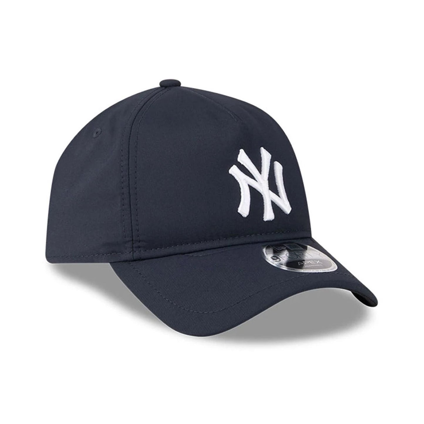 Pictured is this MLB Quickstrike New York Yankees 9FORTY Apex cap in navy. 3