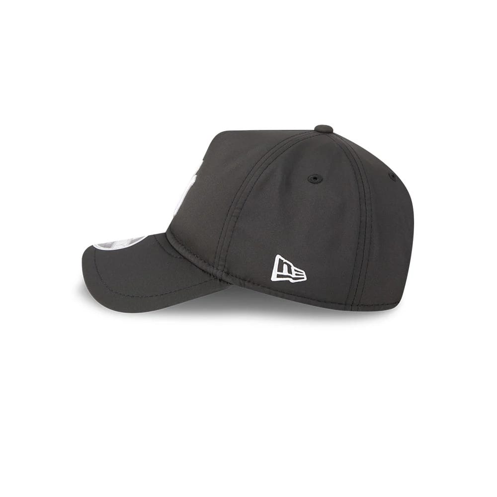 Pictured is this MLB Quickstrike New York Yankees 9FORTY Apex cap in black. 5