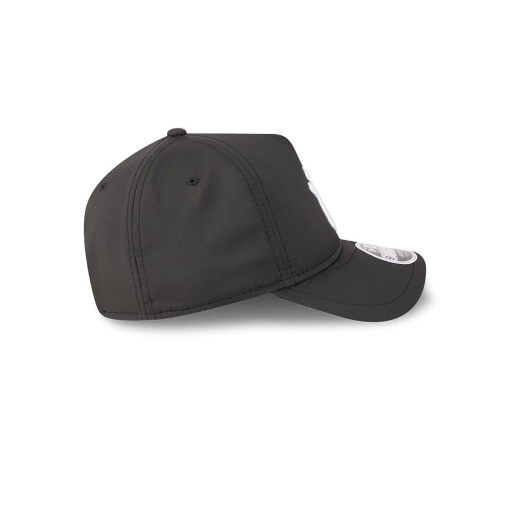 Pictured is this MLB Quickstrike New York Yankees 9FORTY Apex cap in black. 6