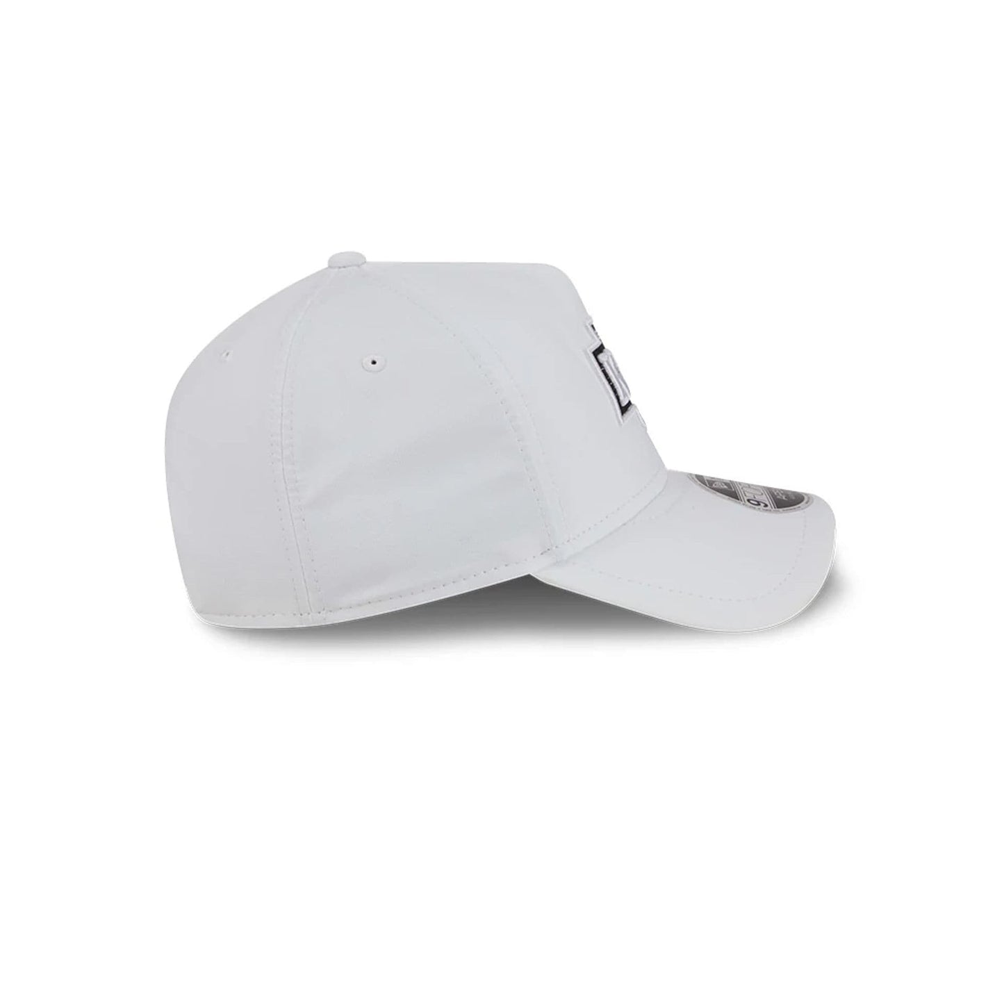 Pictured is this NHL Quickstrike LA Kings 9FORTY Apex cap in white. 6
