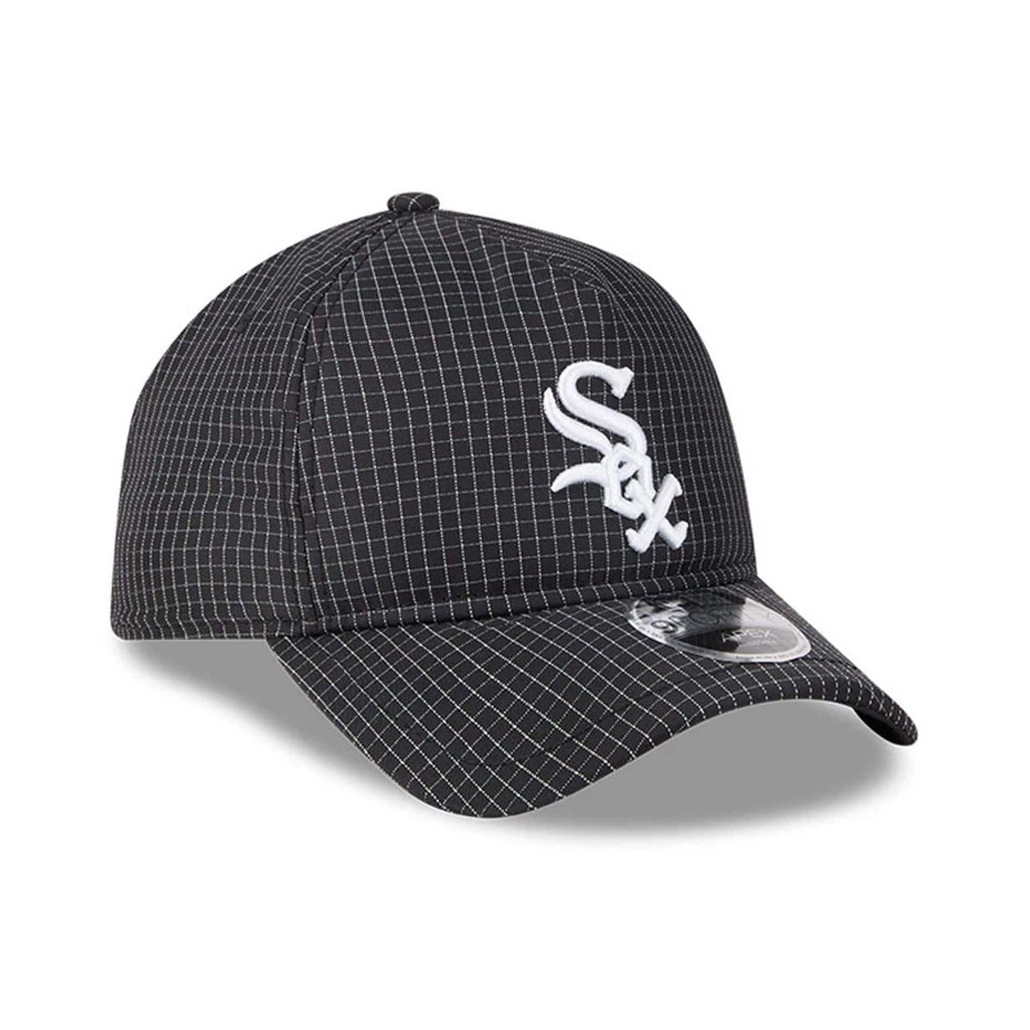 Pictured is this MLB Quickstrike Chicago White Sox 9FORTY Apex cap in black. 3