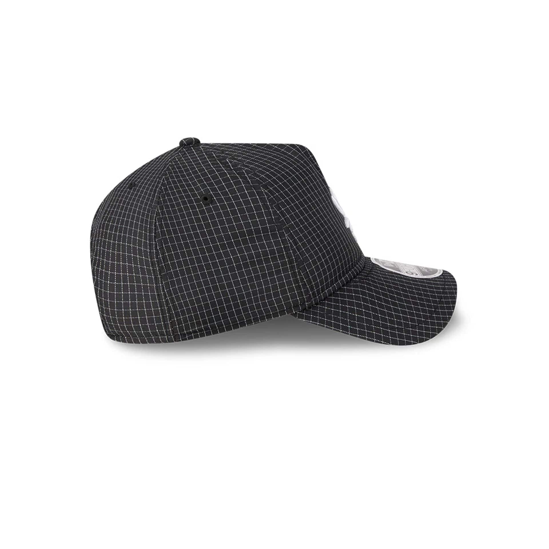 Pictured is this MLB Quickstrike Chicago White Sox 9FORTY Apex cap in black. 6
