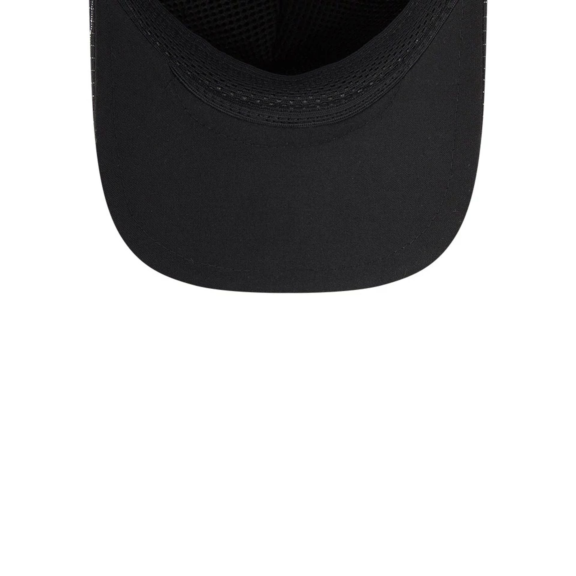 Pictured is this MLB Quickstrike Chicago White Sox 9FORTY Apex cap in black. 7