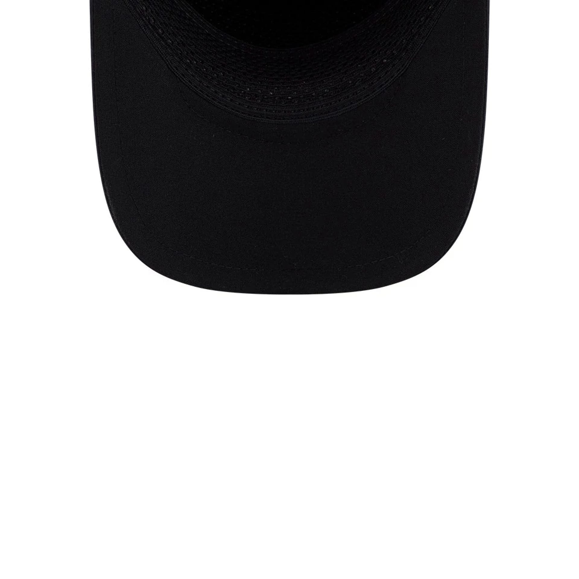 Pictured is this MLB Quickstrike New York Yankees 9FORTY Apex cap in navy. 7