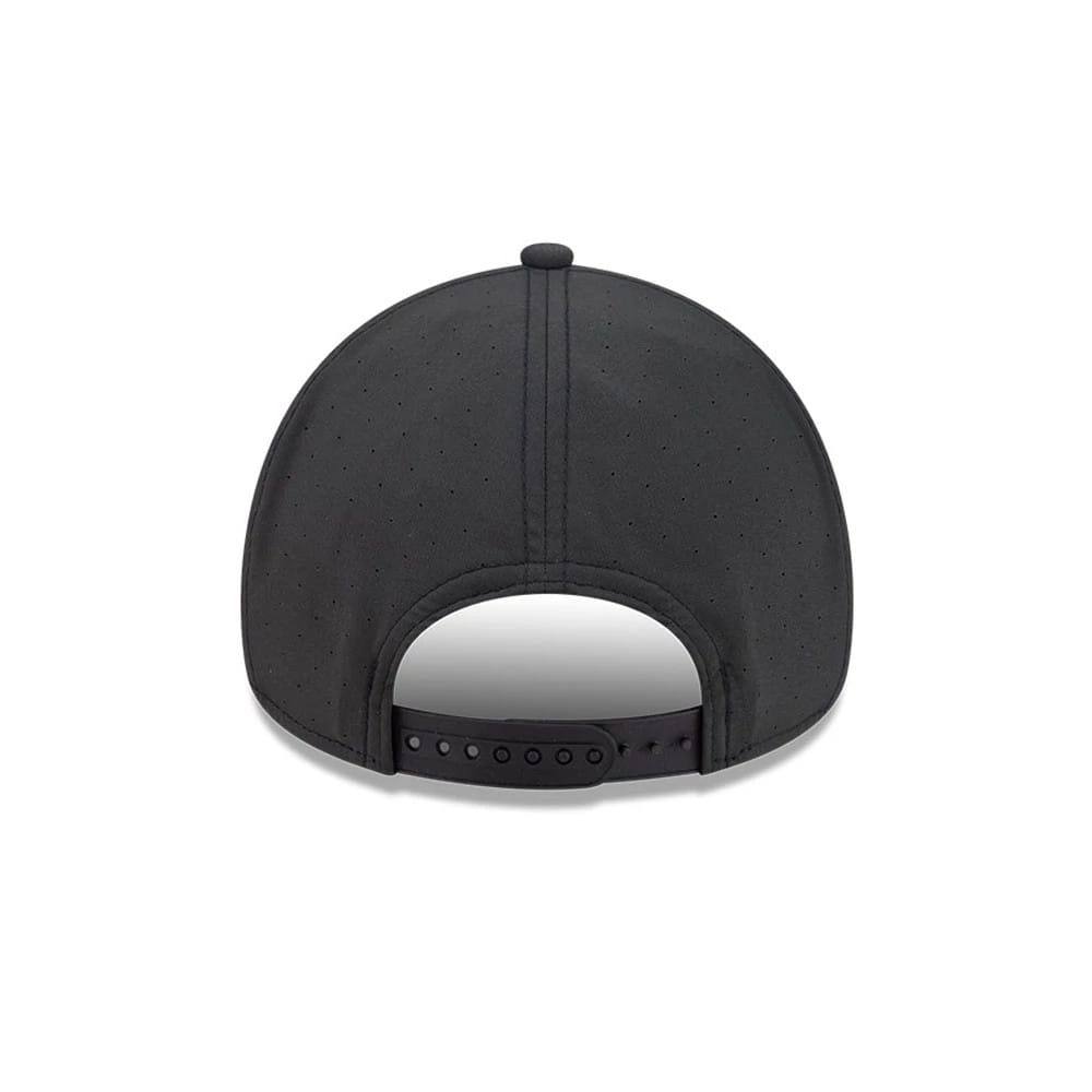 Pictured is this MLB Quickstrike Chicago White Sox 9FORTY Apex cap in black. 4