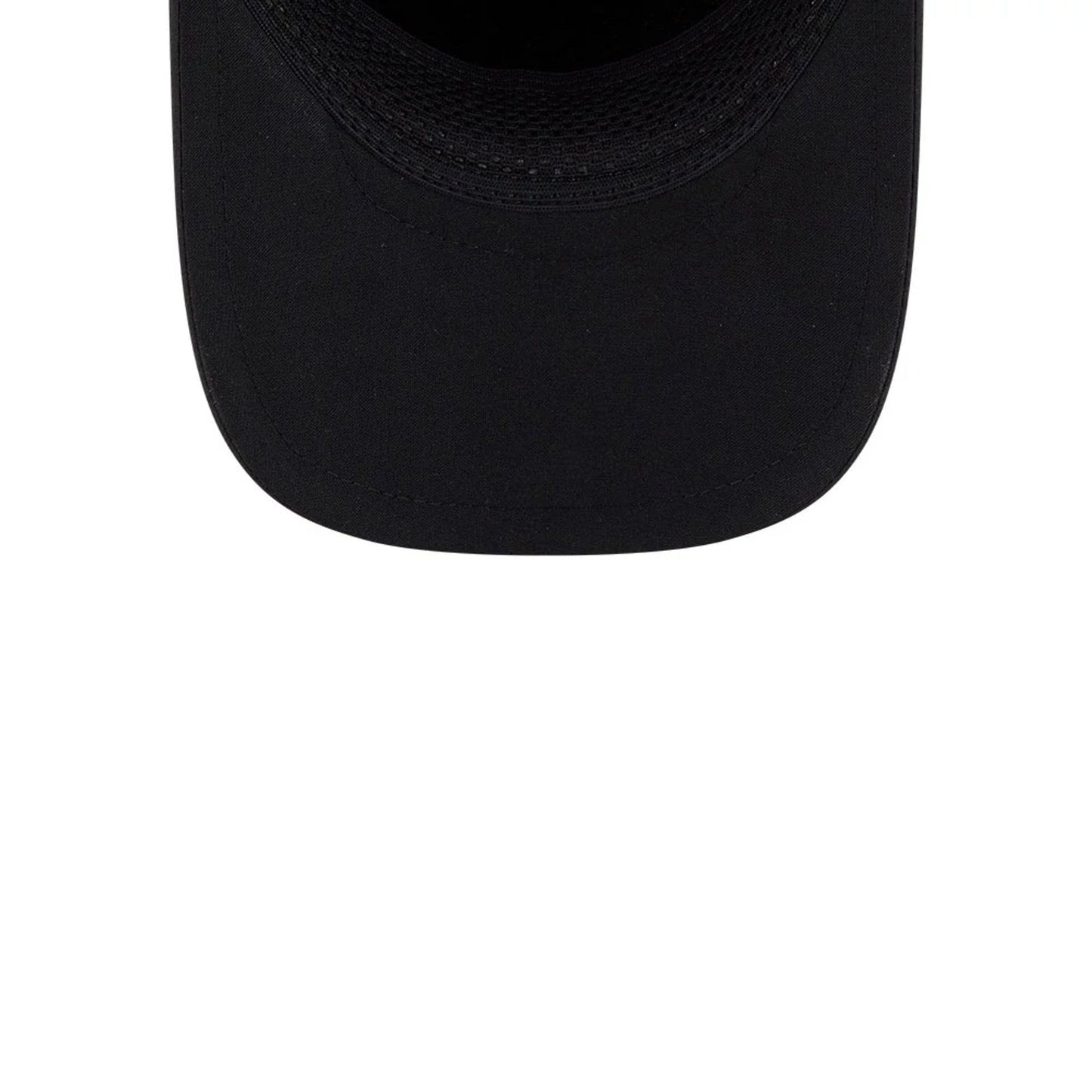 Pictured is this MLB Quickstrike Chicago White Sox 9FORTY Apex cap in black. 7
