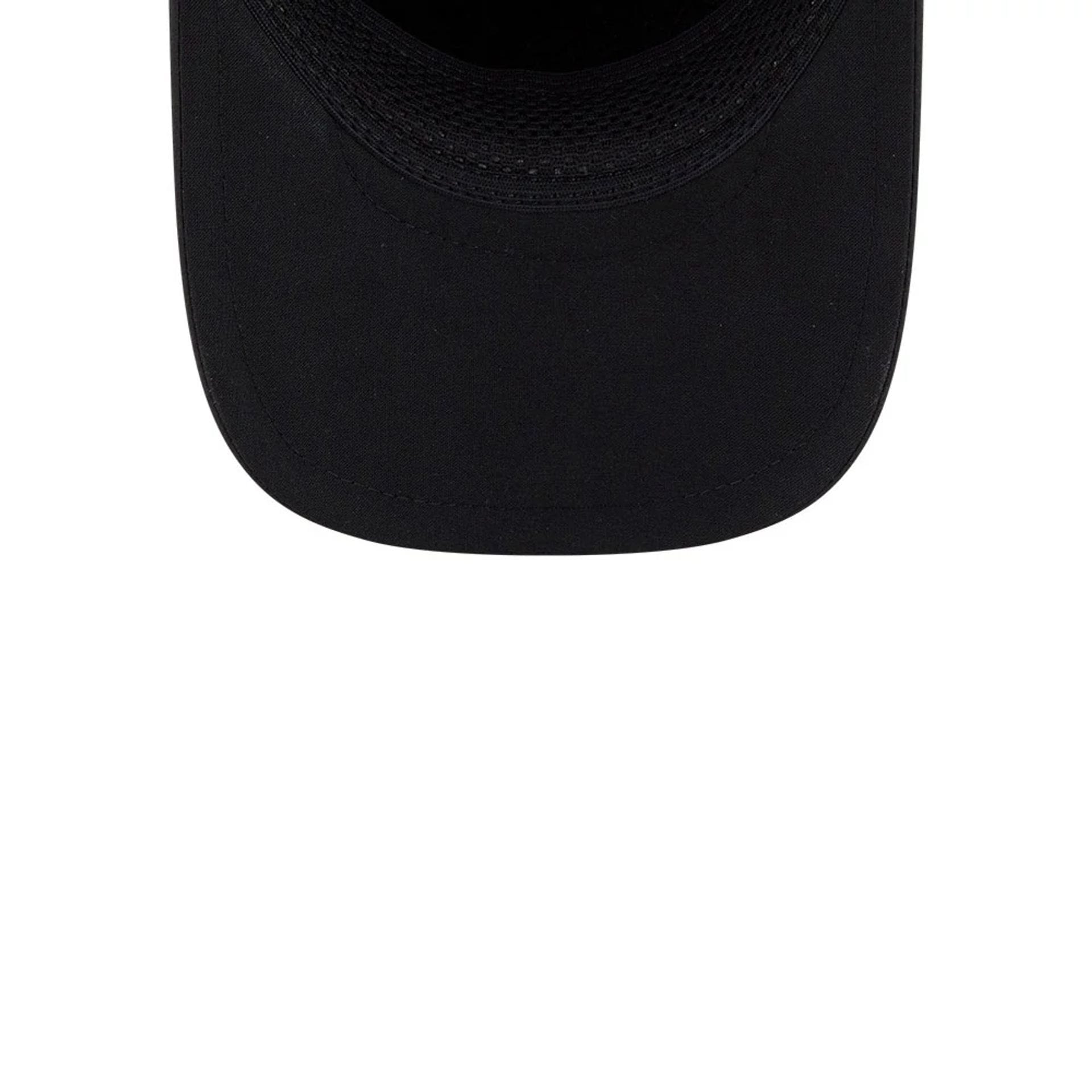 Pictured is this MLB Quickstrike Chicago White Sox 9FORTY Apex cap in black. 7
