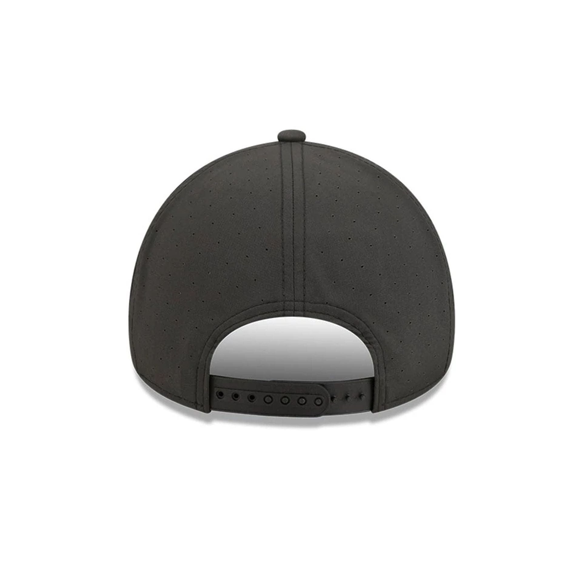 Pictured is this NBA Quickstrike Chicago Bulls 9FORTY Apex cap in black. 4