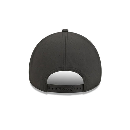 Pictured is this NBA Quickstrike Chicago Bulls 9FORTY Apex cap in black. 4