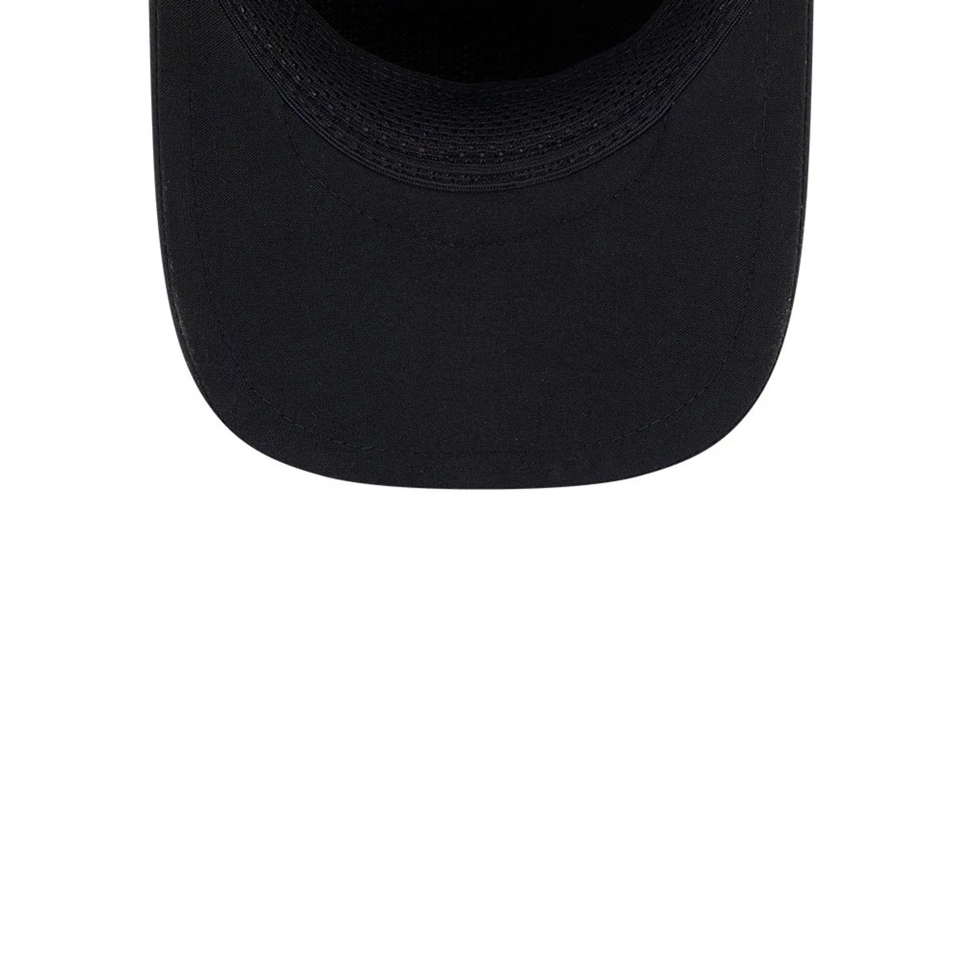 Pictured is this NHL Quickstrike LA Kings 9FORTY Apex cap in black. 7