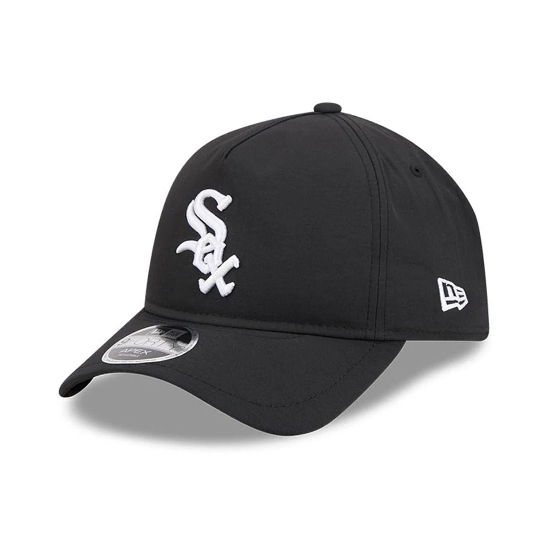 Pictured is this MLB Quickstrike Chicago White Sox 9FORTY Apex cap in black. 1