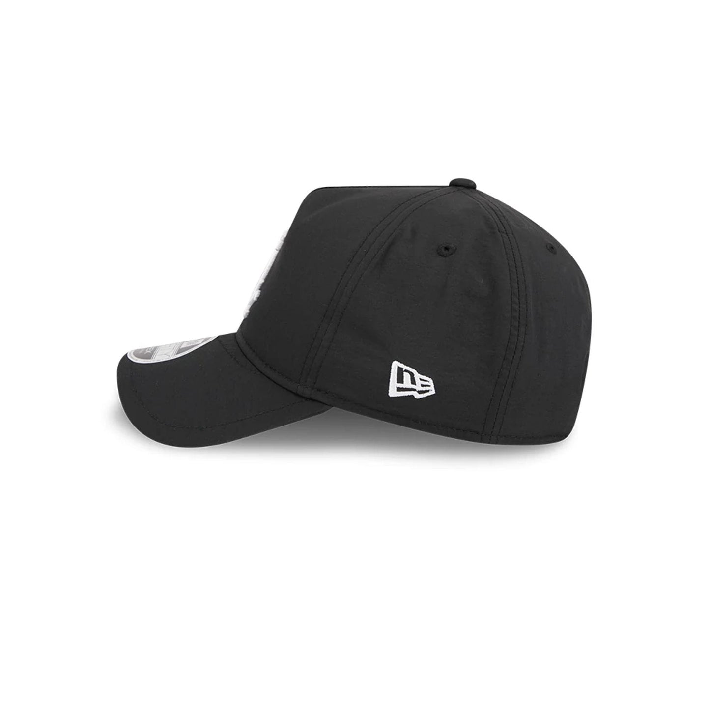 Pictured is this MLB Quickstrike Chicago White Sox 9FORTY Apex cap in black. 5