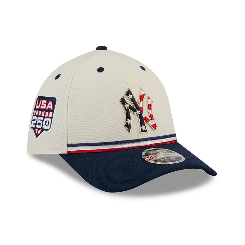 Pictured is this MLB 4th Of July 2026 New York Yankees 39THIRTY M-Crown Stretch Fit cap in Cream. 1