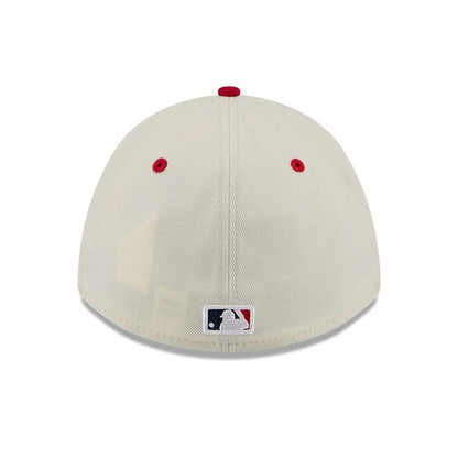 Pictured is this MLB 4th Of July 2026 Chicago White Sox 39THIRTY M-Crown Stretch Fit cap in Cream. 6